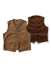 スエード&コーデュロイ ツインポケットベストの平置き画像 - クラシックで洗練されたビンテージスタイル