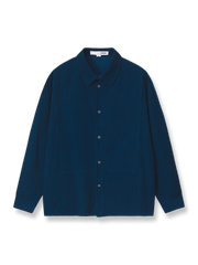 ダークナイトブルーのウォッシュドバブルコーデュロイと前身頃のコーデュロイフリンジが特徴の長袖シャツの全体像。