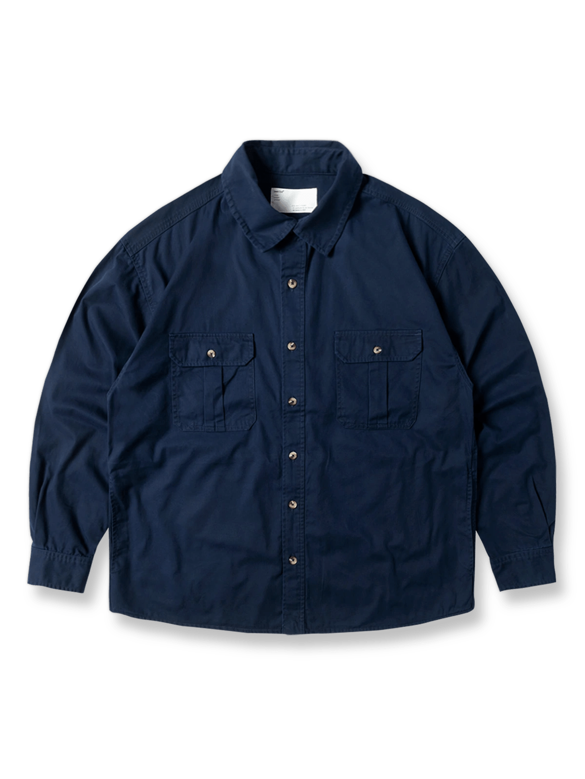 製品画像: 380gコットンウォッシュ加工ダブルポケットワークシャツの平置き写真
詳細画像: 牛角模様ボタンと手縫いクロスステッチのディテール