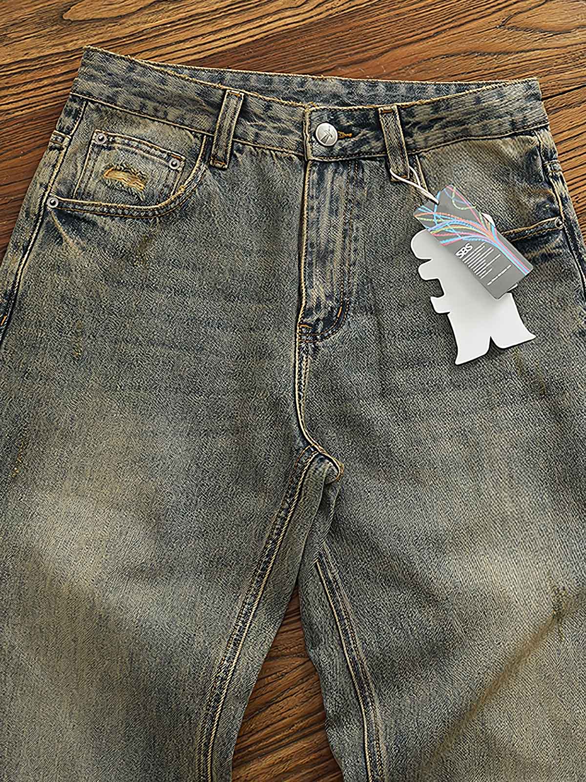 製品画像：レトロなルーズフィットのウォッシュドサンドカラーデニムパンツ
詳細画像：クラシックなサンドカラーデニムのディテール展示