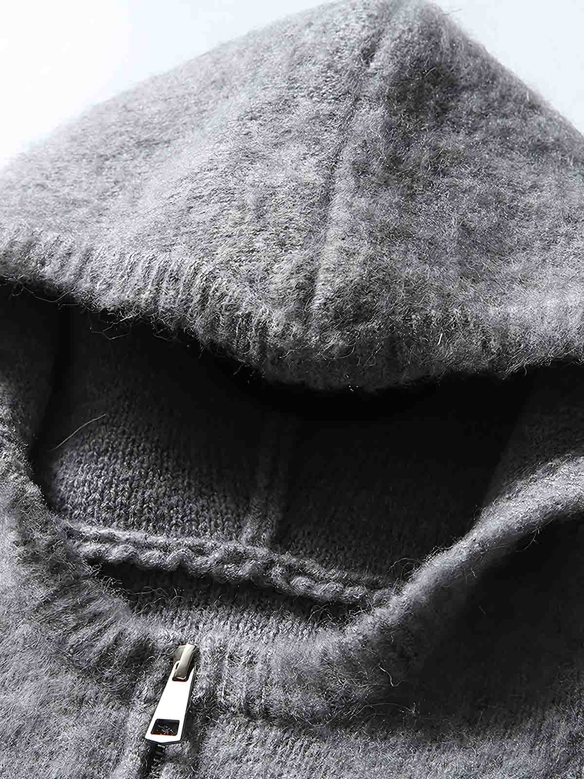 製品画像: ウール混紡フード付きニットカーディガンジャケットの正面画像
詳細画像: ニットのテクスチャーとジッパーのディテール