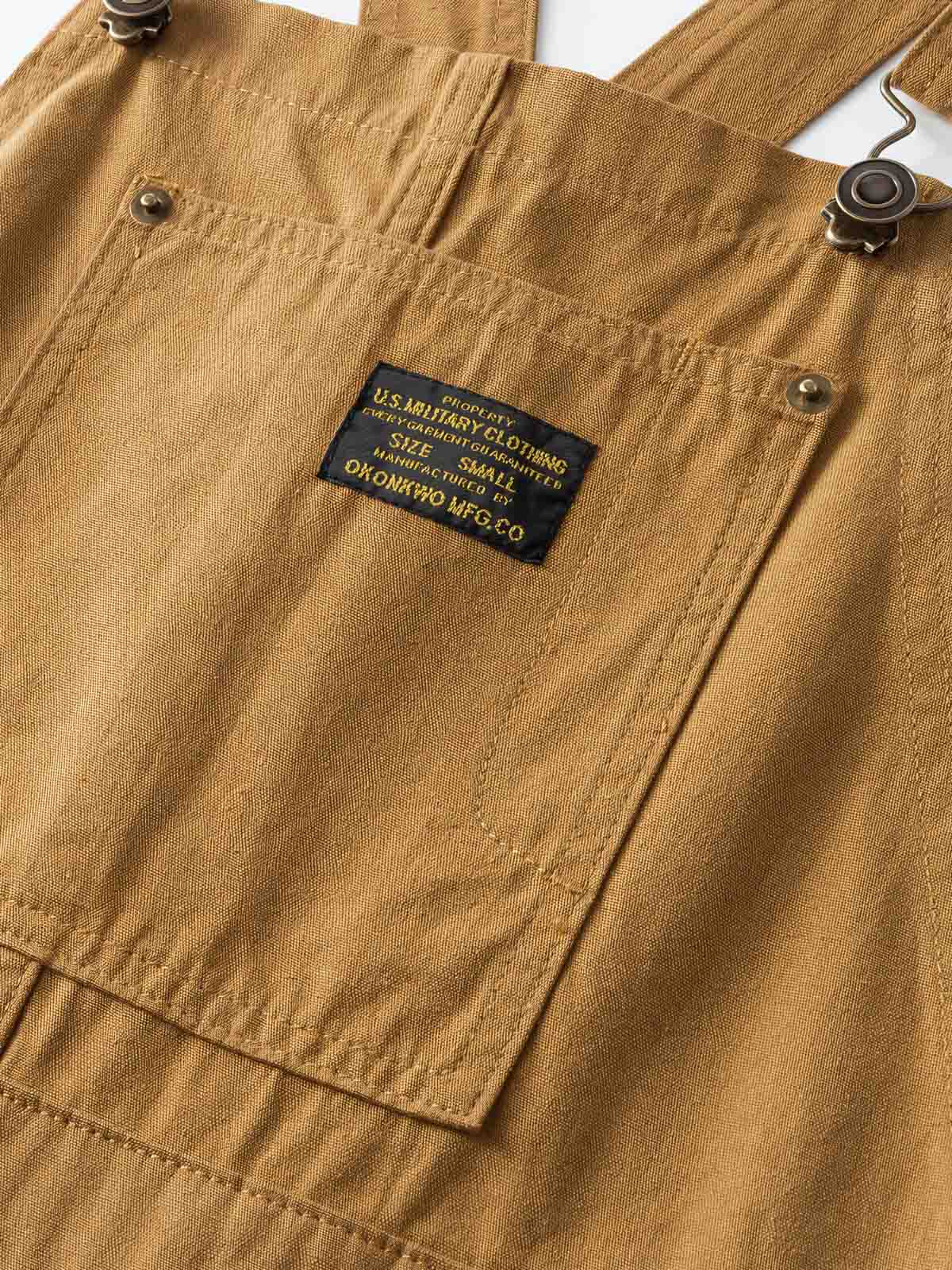 取り外し可能なサスペンダーとアルミニウム合金バックルのクローズアップ