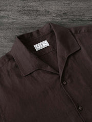 スラックスの高ウエストデザインとディテール