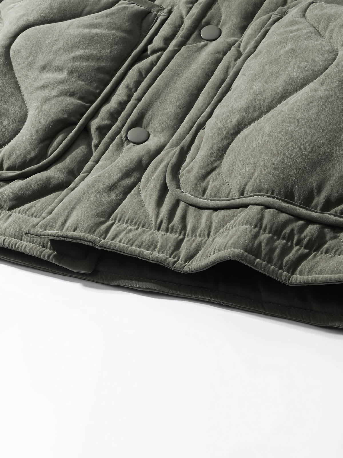 製品画像: ヴィンテージ風ひょうたん型キルティング中綿ジャケットのフロントビュー
詳細画像: ひょうたん型キルティング模様のディテール特写