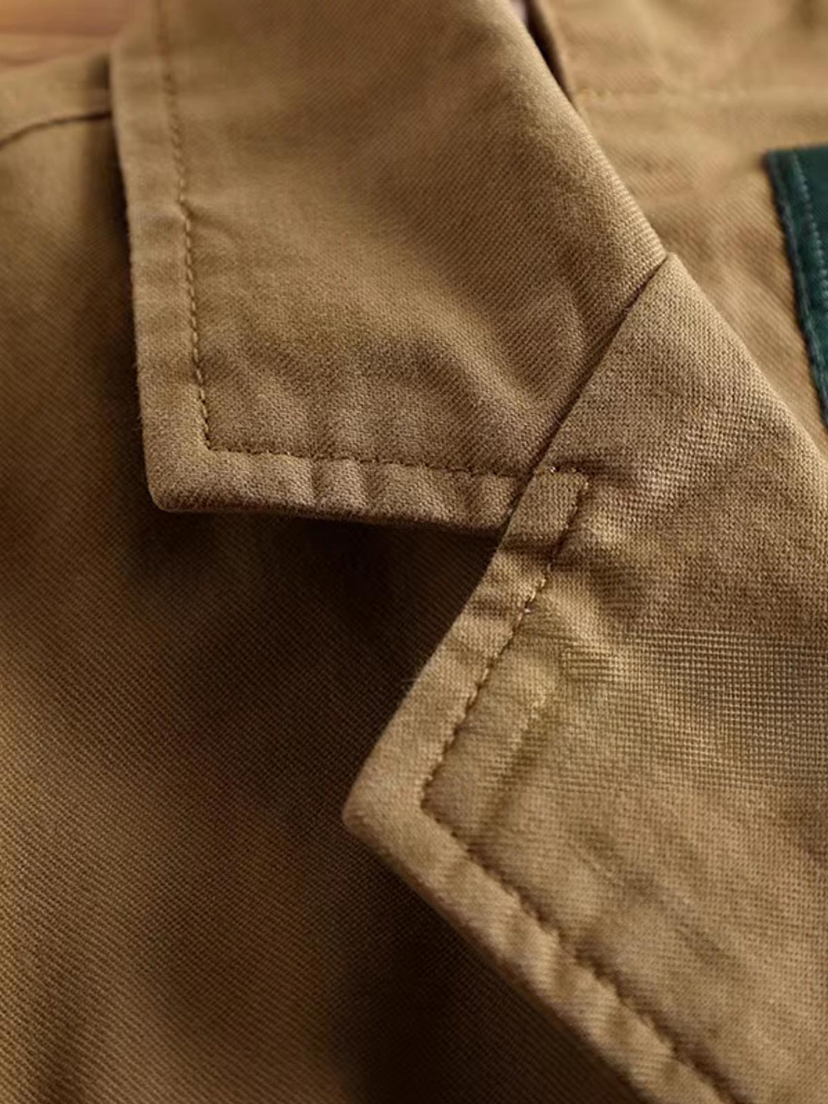 製品画像: アメリカンヴィンテージコットンジャケットの正面全体画像。
詳細画像: フィットシルエットとウォッシュ加工による自然な風合いのディテールクローズアップ。