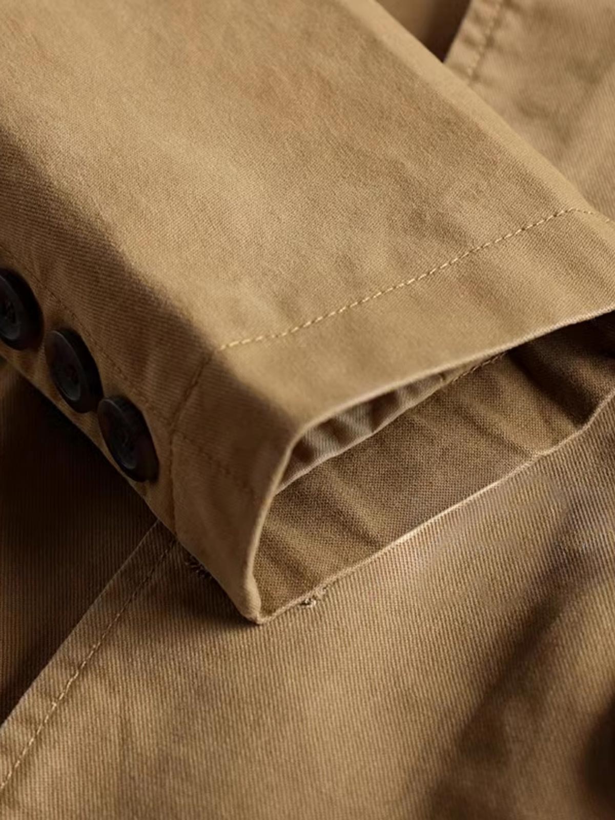 製品画像: アメリカンヴィンテージコットンジャケットの正面全体画像。
詳細画像: フィットシルエットとウォッシュ加工による自然な風合いのディテールクローズアップ。