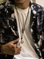 「祈る手」スウェード ネックレス