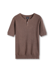 パイナップルステッチが際立つヘンリーネックニット