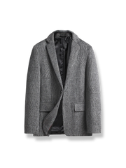 胸元フラップとサイドスリットポケットを備えたレギュラーフィットデニムジャケット。