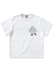 リトルピープル刺繍と斜めポケットが特徴のパッチワーク風半袖Tシャツ