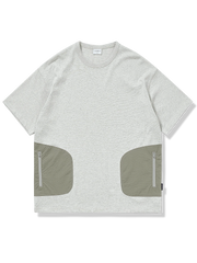 シワになりにくいナイロンポケットと同色切り替えが特徴のTシャツ