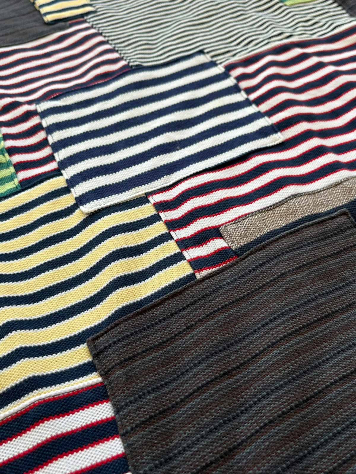 詳細画像: パッチワークデザインと異なる素材のディテール