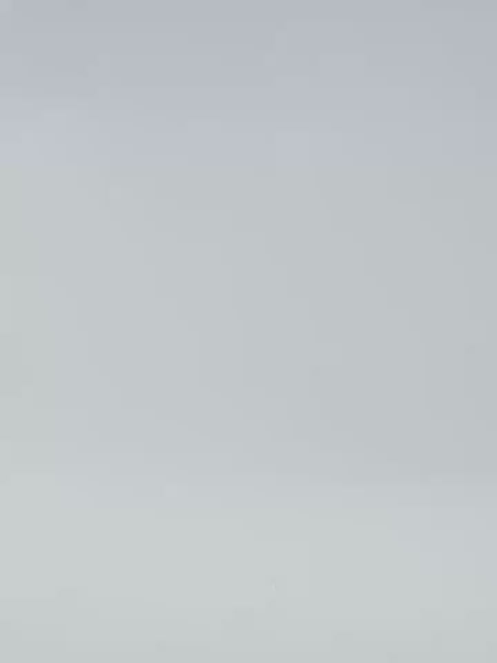 ロゴプリント スリム 半袖Tシャツ