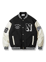 英字プリントと数字入りの中綿ベースボールジャケット