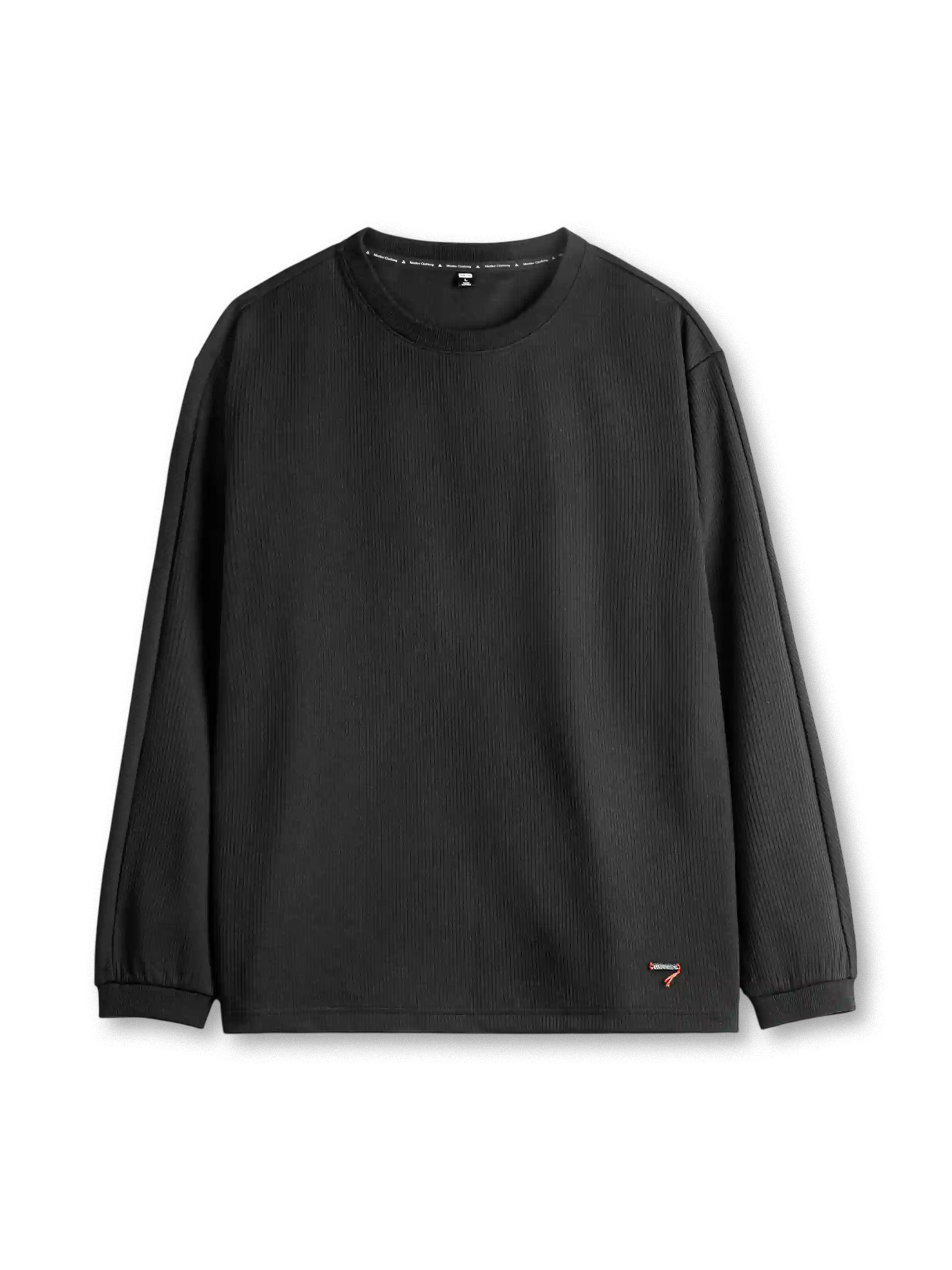 アイボリーの立体リブ ロングスリーブTシャツ、リブの襟元と裾の小さな配色タブ付き