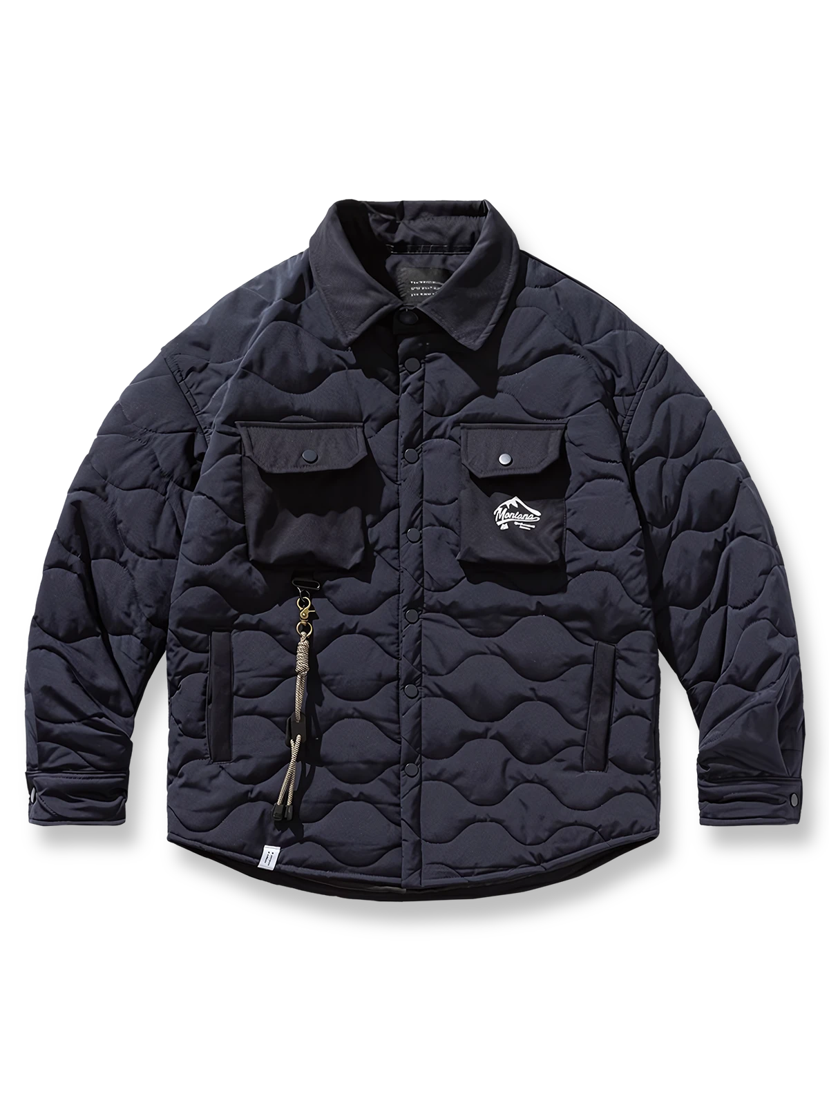 耐久性と収納力に優れたキルティング加工中綿ジャケット。ミリタリーとワークスタイルを融合。