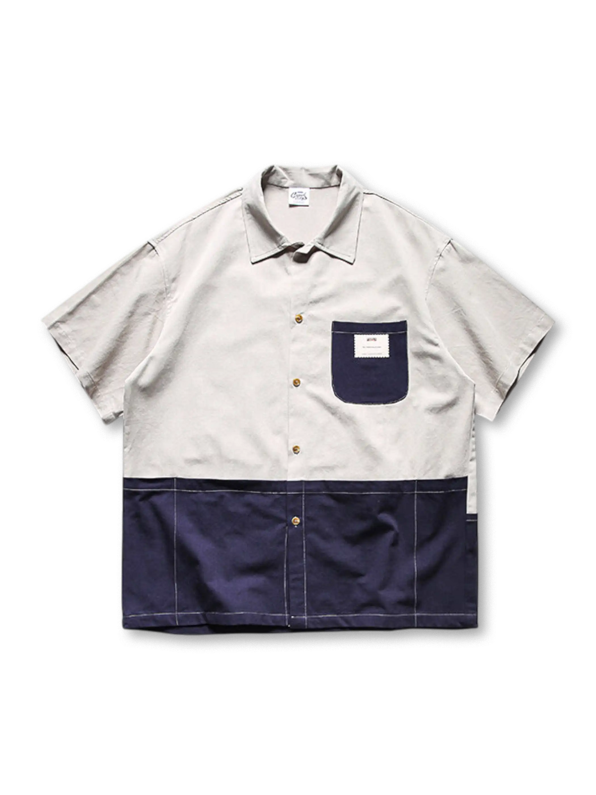  弧形パネルとコントラストカラー切り替えが特徴の半袖シャ