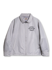 クラシックな襟付きジップアップ、チェーン刺繍入りRadianceヴィンテージコーチジャケット。アーモンドホワイト配色。