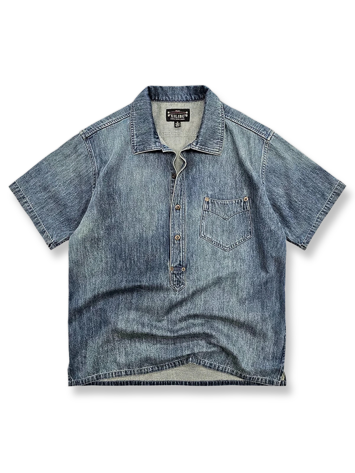 鉱夫の作業服を思わせるプルオーバーデザインと胸ポケットが特徴のウォッシュ加工デニム半袖シャツ