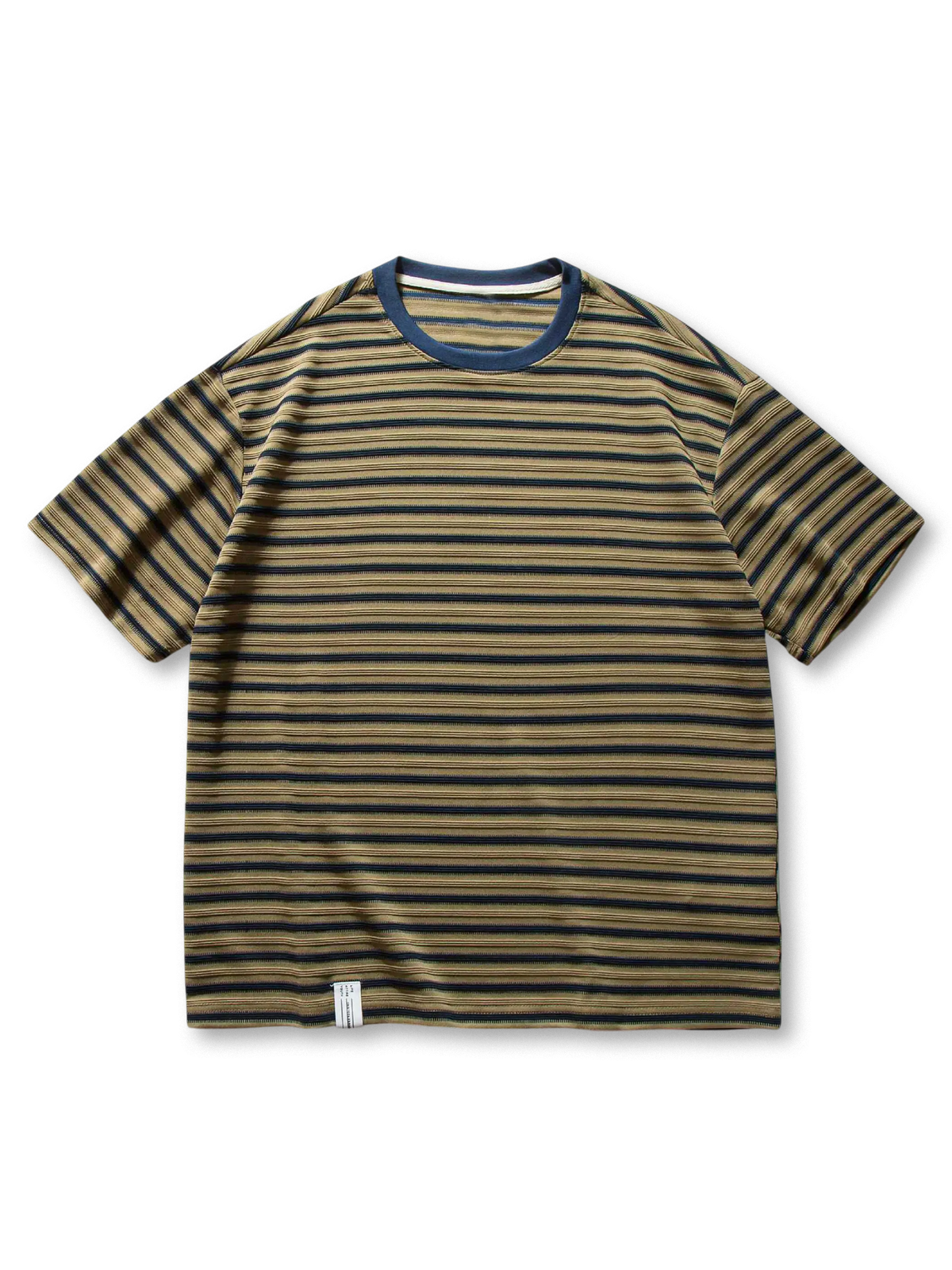 多色ボーダーとリラックスフィットが特徴のレトロストライプボクシーTシャツ