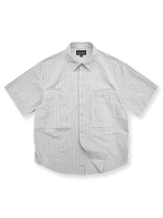 レトロストライプ柄とダブルポケットが特徴の全綿ワーク半袖シャツ