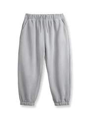 両面フリース素材とリブジョガー裾が特徴の保温ジョガーパンツ。