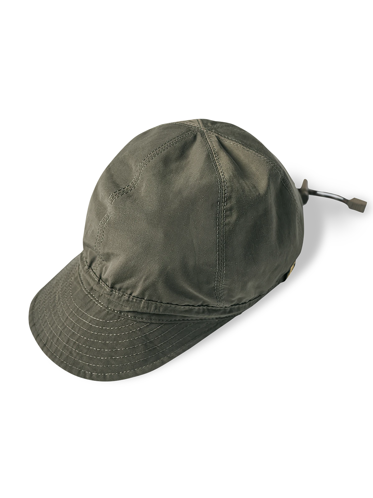 リバーシブル仕様で撥水機能付き、速乾ナイロン素材の軽量キャップ