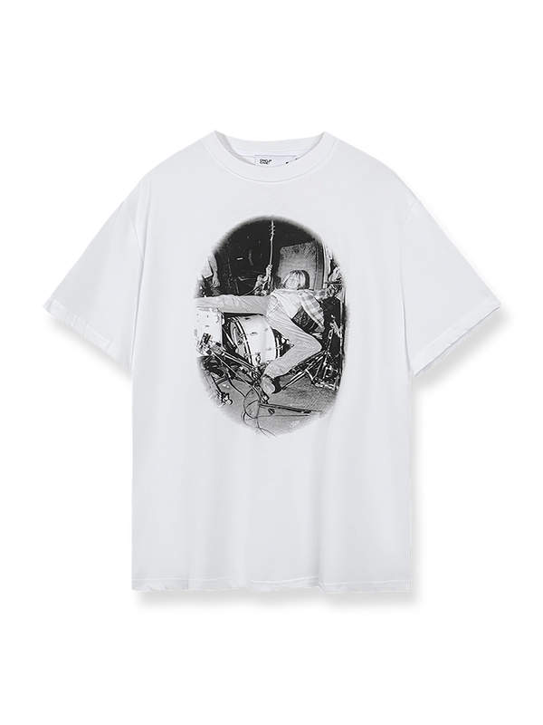 カート・コバーンのロックプリントが映えるクラシックTシャツ