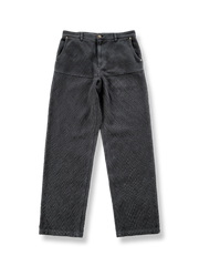 刺し子パッチワークが施されたストレートカットスラックス。