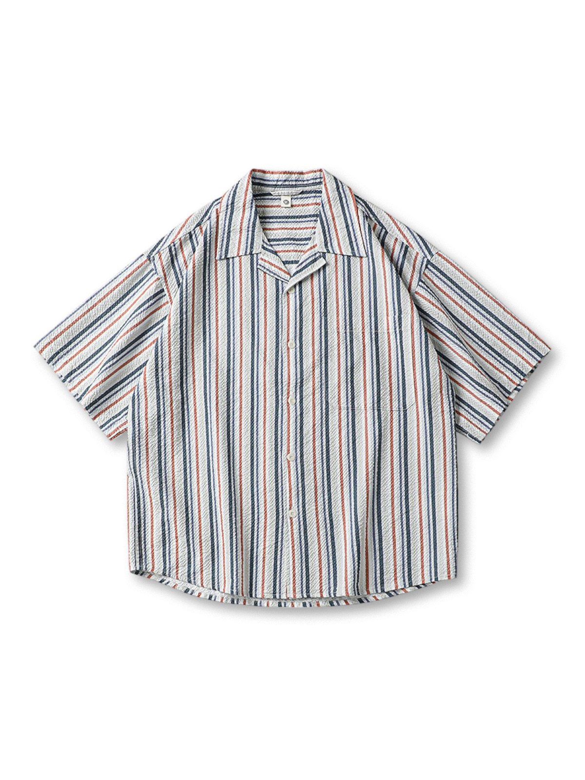  バブル格子テクスチャーと多機能ポケットが特徴のシアサッカーショーツ