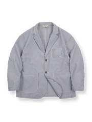 シアサッカー素材のストライプ柄テーラードジャケット。