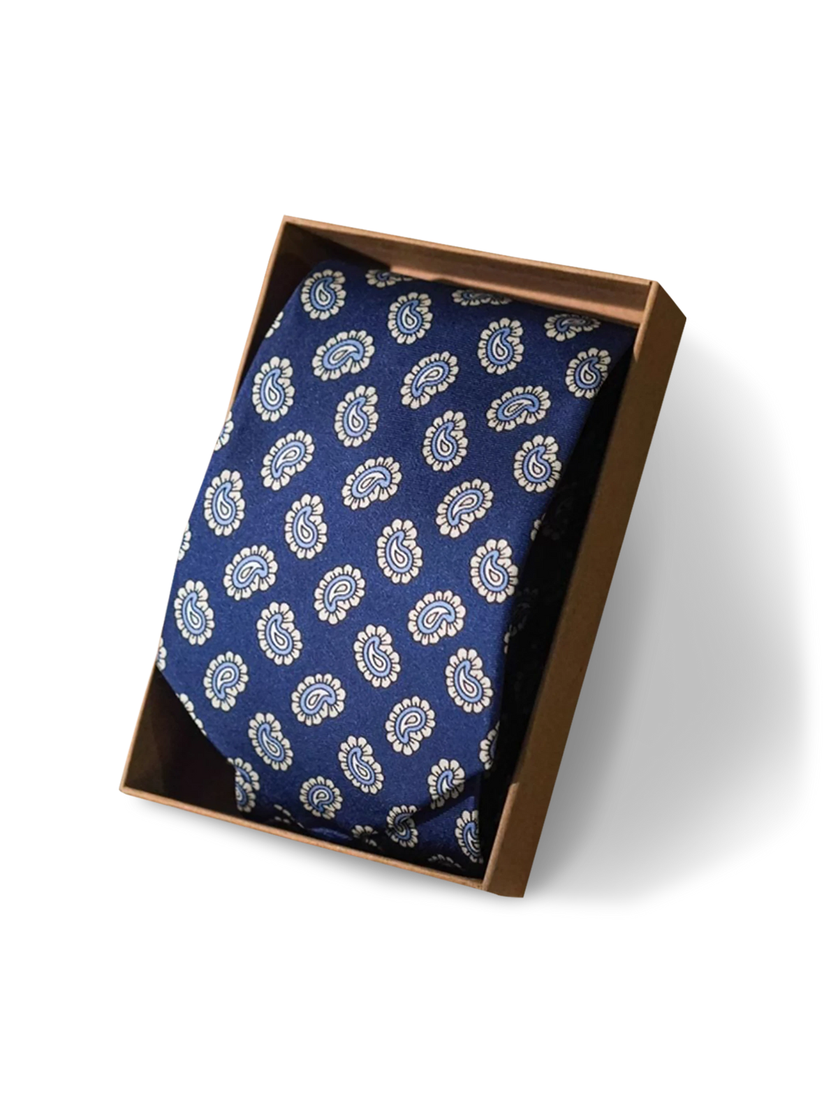 光沢と滑らかな手触りのペイズリー柄シルクネクタイ。