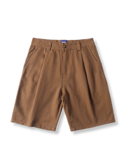 ブラウンのシングルプリーツとワイドレッグが特徴のワークショーツ