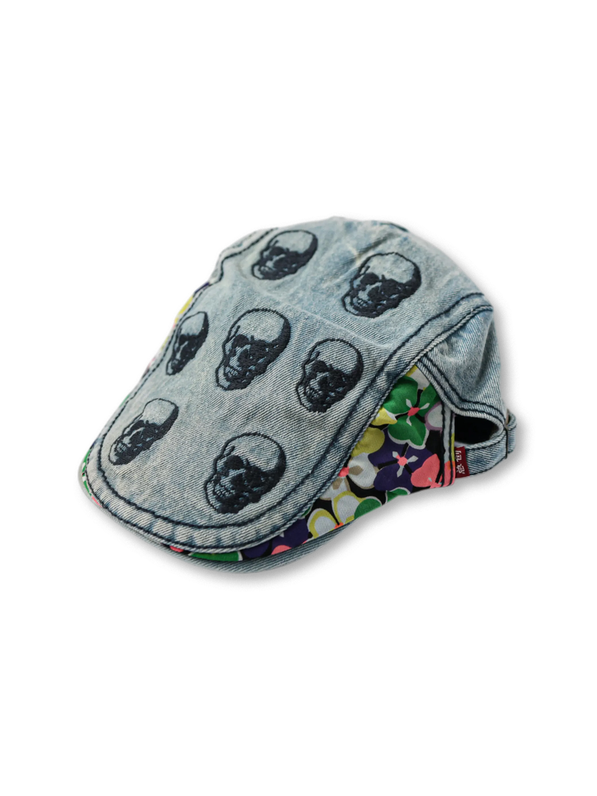 骷髏刺繍入り、水洗い・エイジング加工のヴィンテージ感あるデニムキャスケット。