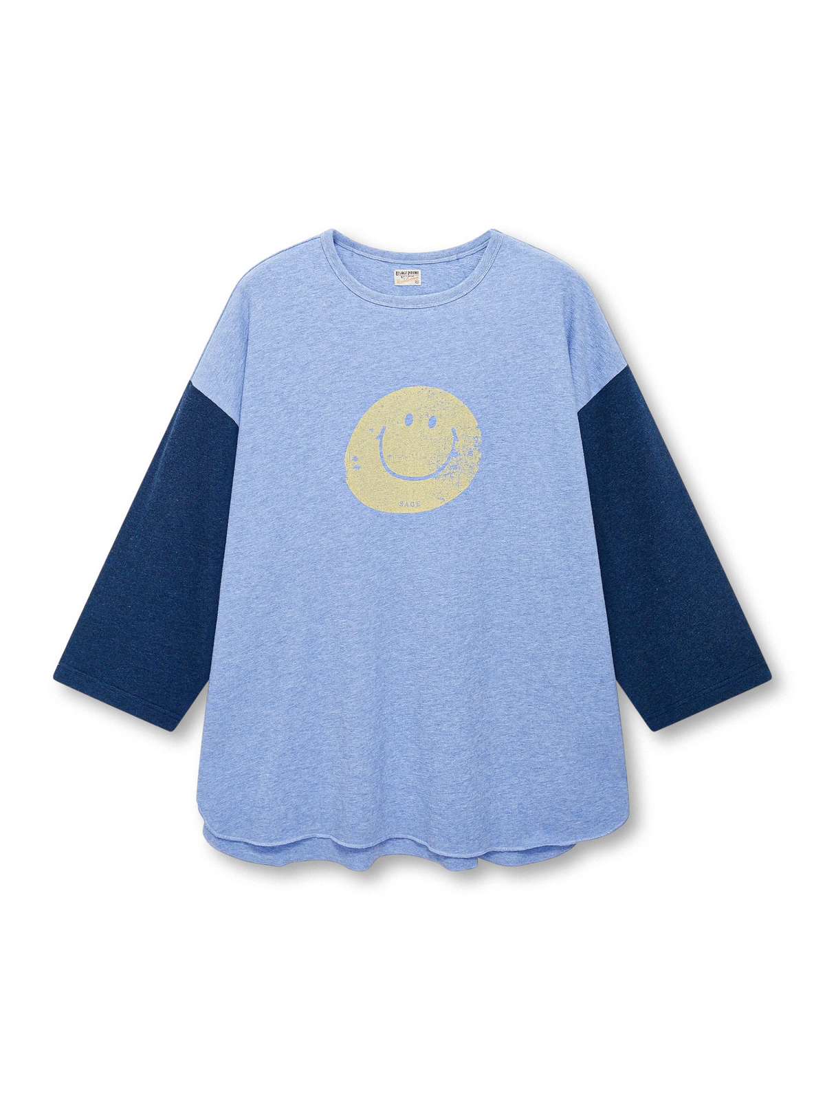 スマイリーロゴの手刷りプリントと「Peace Love」文字を配した七分袖ジャージーTシャツ。竹節感あるコットン素材で快適、クラシカルな野球シャツ風シルエットが特徴。