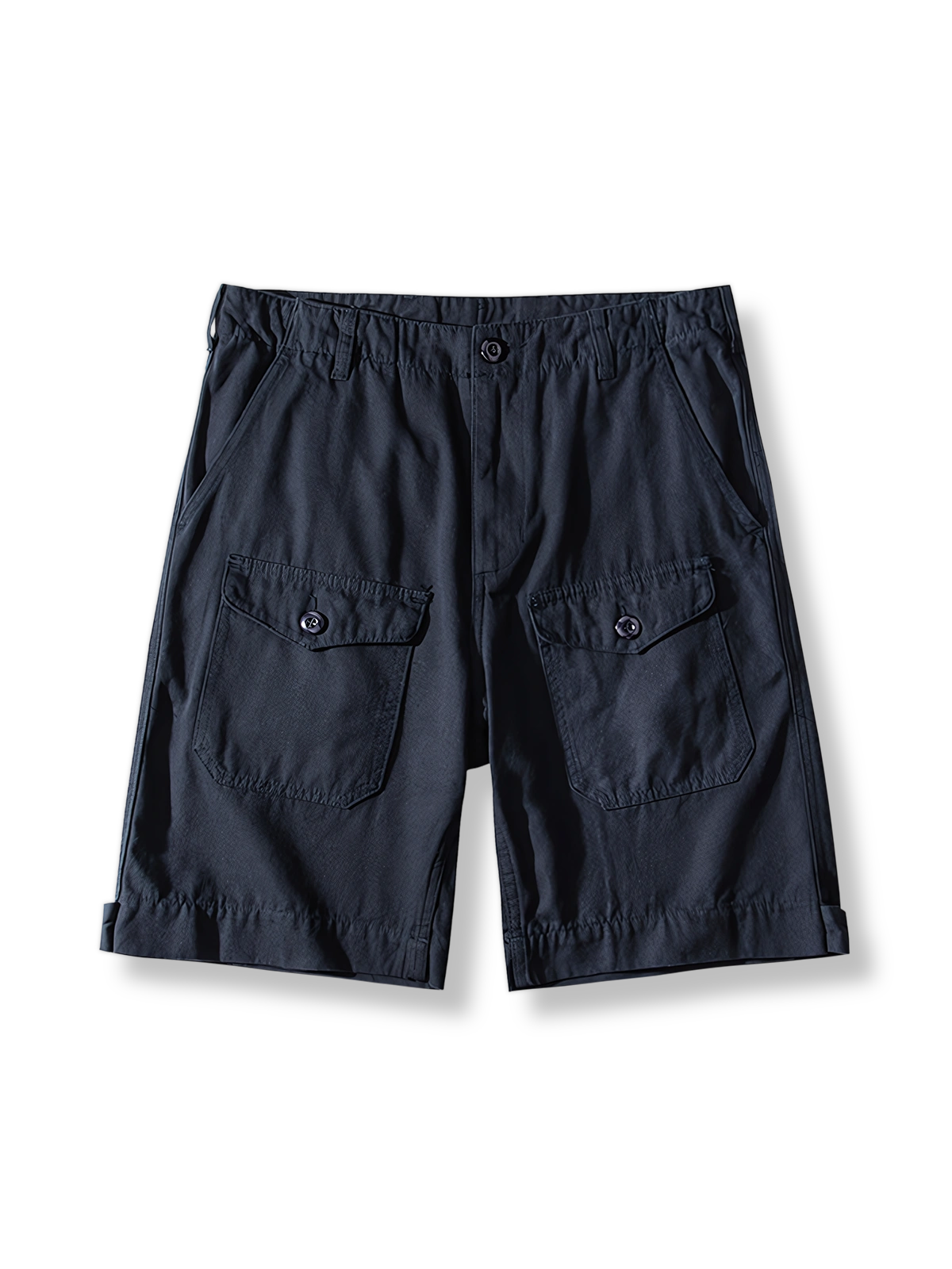 ソフトキャンバス素材の多ポケットカーゴショーツ（6つのフラップポケット、YKKジッパー、裾調整ボタン付き）