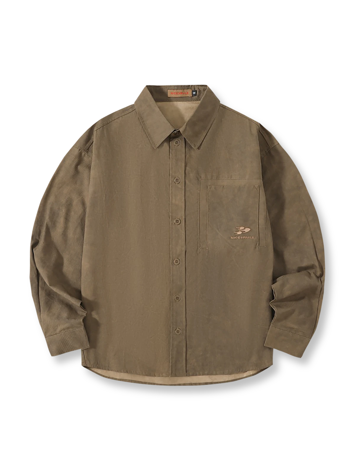 スプレー加工長袖シャツの全体正面画像、スプレー加工の質感と高密度ツイル素材のディテール。