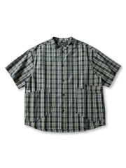 立ち襟とグリッドチェックが映える薄手コットン半袖シャツ