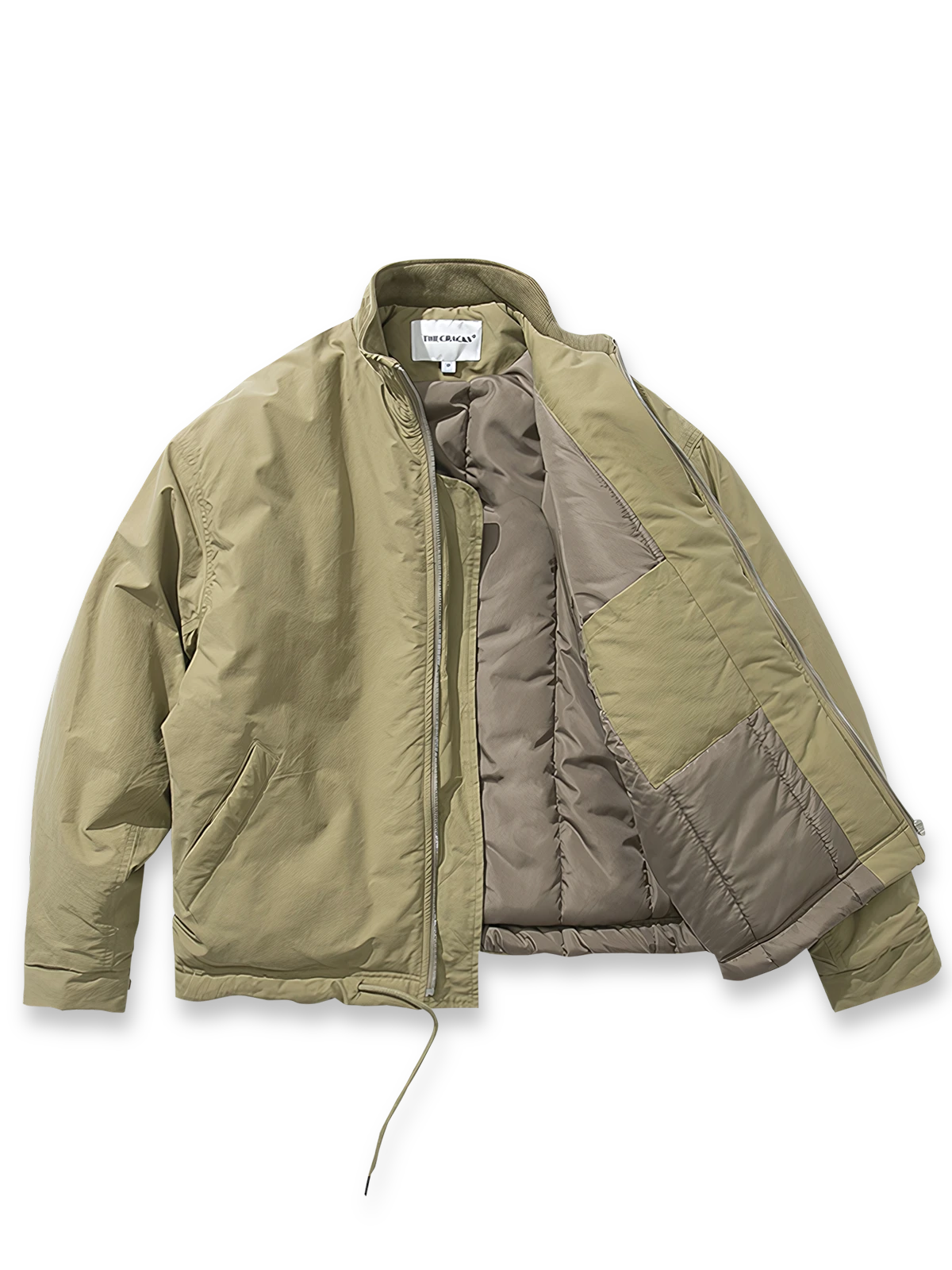 スタンドカラーとドローストリングが特徴のショートコート。