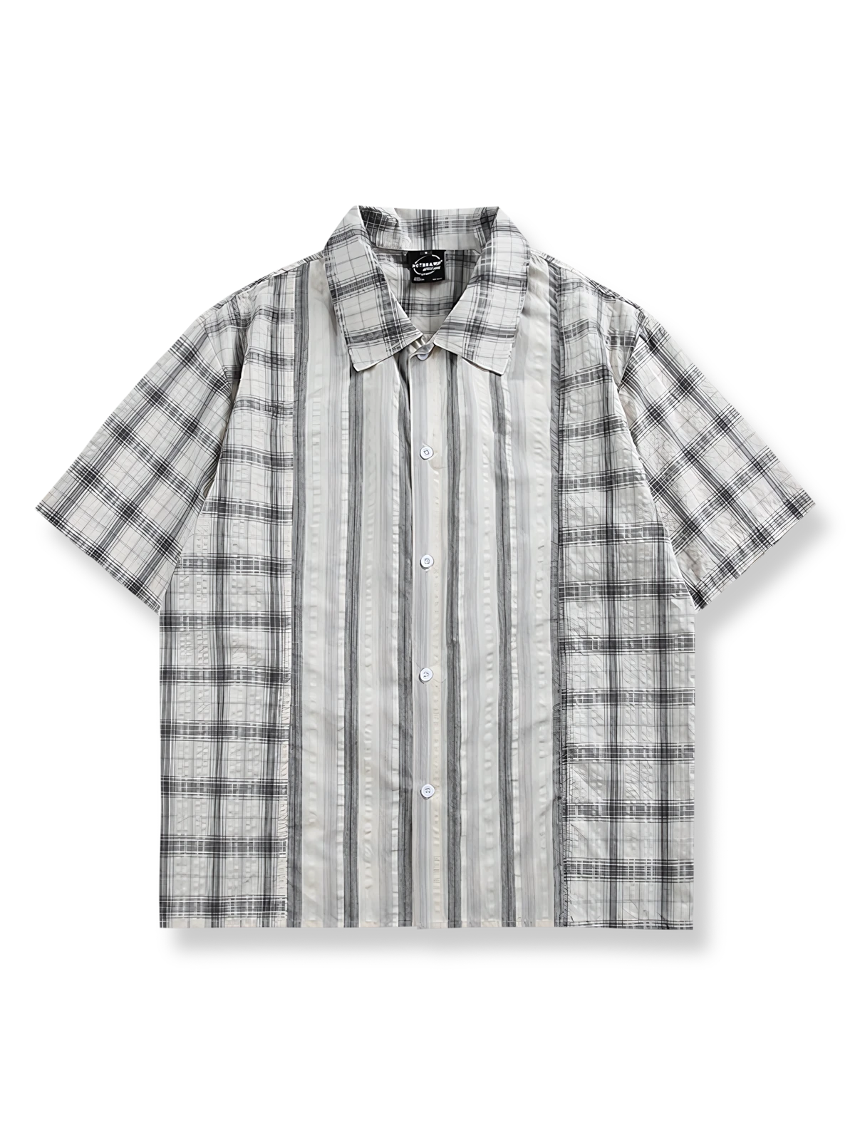 ストライプとチェックのパッチワークが特徴の半袖シャツ