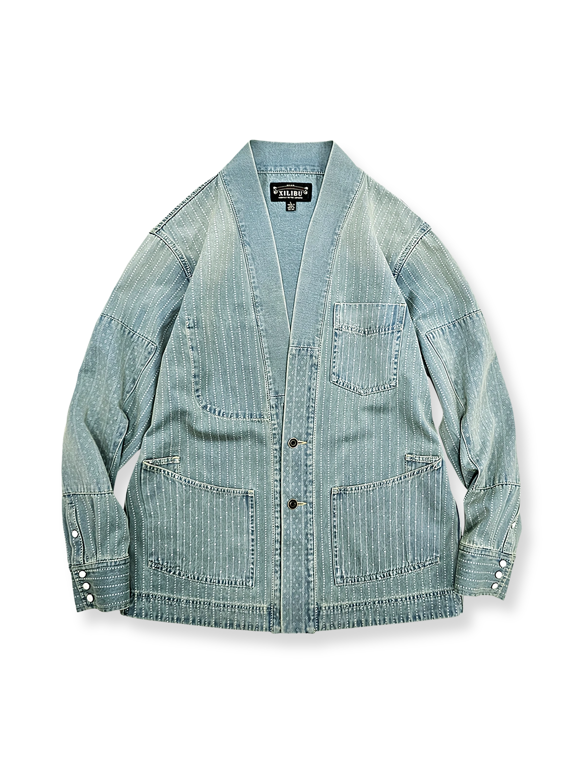 ストライプデニム素材とはんてん風の開襟シルエットが特徴のシャツジャケット。