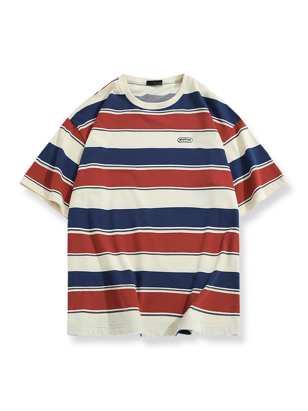 赤・青・白のストライプが映えるクルーネック半袖Tシャツの前面が見える商品画像