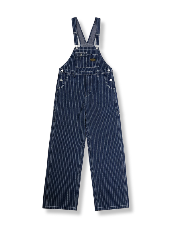 1920年代風のストライプデニムオーバーオールを着用したイメージソース