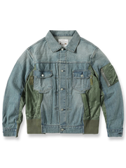 立体裁断パネル切り替えとフライトジャケット風多機能ポケットを備えたデニムジャケット。耐久性とレイヤード感が特徴。