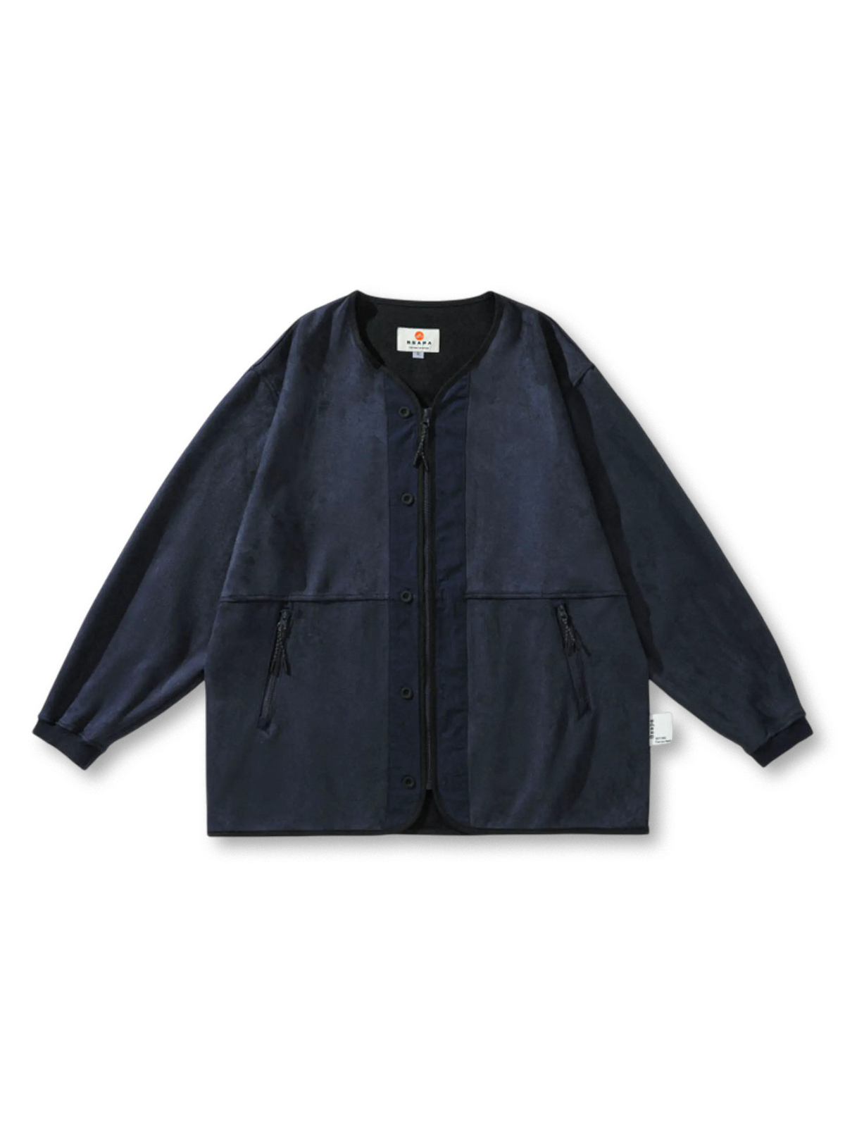 スエード切り替え部分付きのポリエステル混紡ワークジャケット。ジッパーポケット搭載。