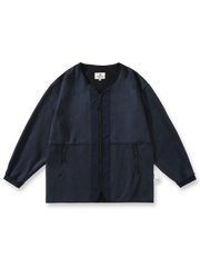 スエード調素材とパッチワークが魅力のVネックジャケット