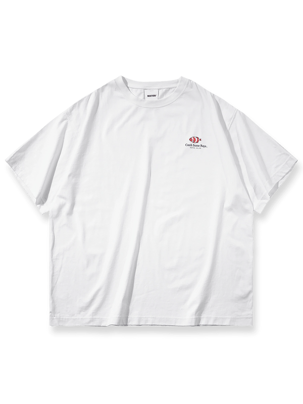 トロピカルフィッシュのプリントが施されたサーフィン柄Tシャツ