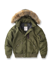 タヌキファー襟とウールライニングが特徴のN2Bフライトジャケット。