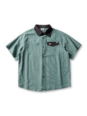 テクスチャードストライプと異素材切り替えが特徴のヴィンテージ風ワークシャツ