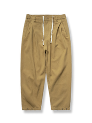 ウェビングヒモ付きのコットンツイルスラックス（３色展開）